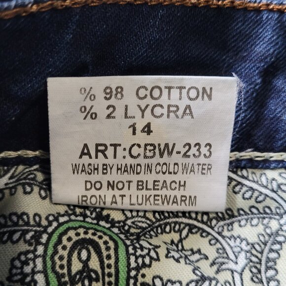 26/32 | Straight-Leg Jeans - Picture 8 of 9